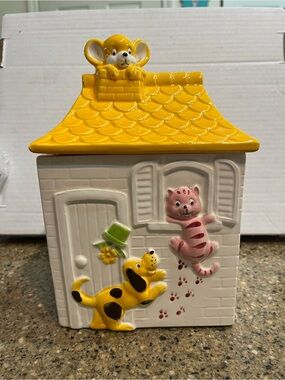 Vintage Animal House Cookie Jar Cat Dog Ceramic Kitchen Canister